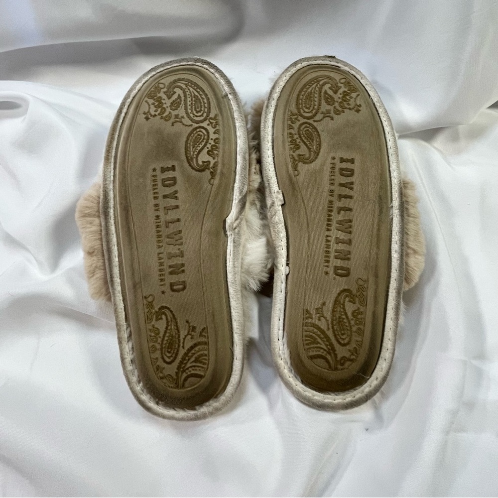 Idyllwind Slippers - Picture 7 of 10